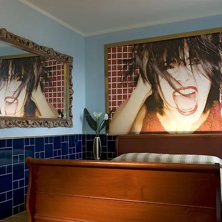 7 Vizi Hotel